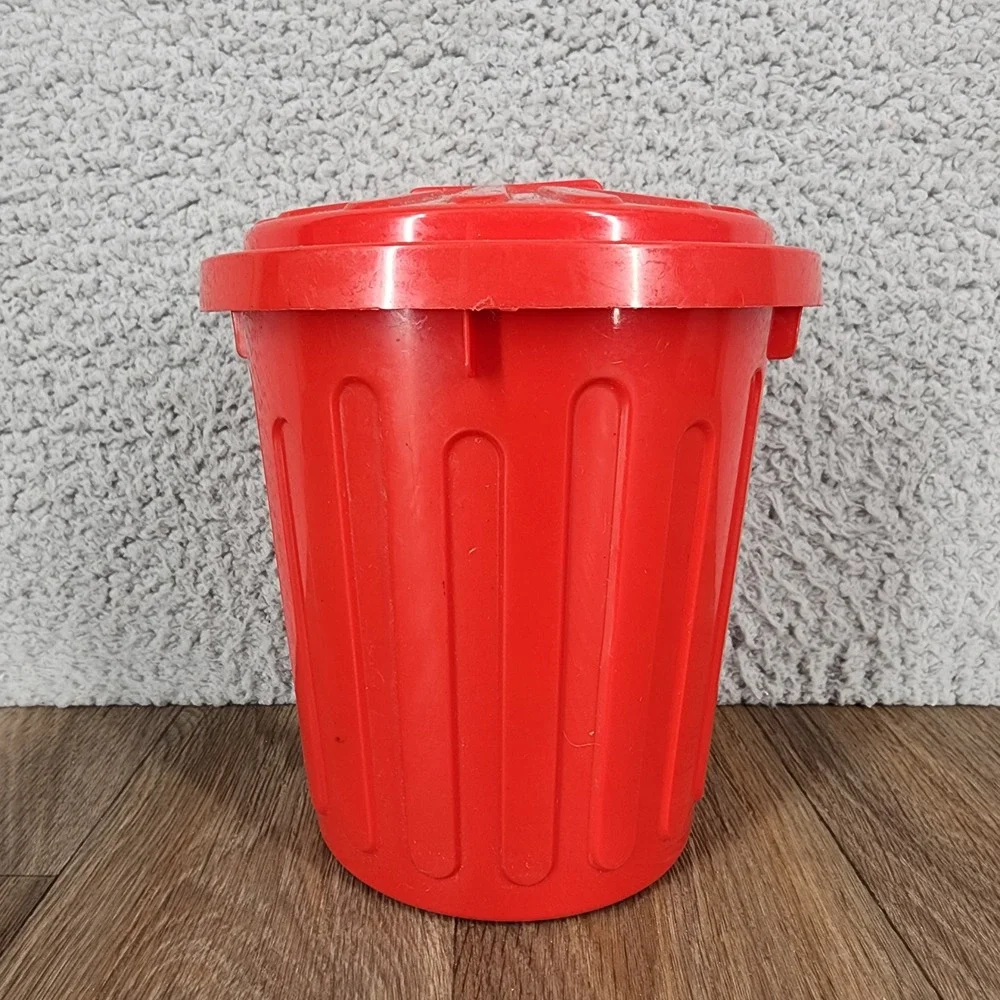 Vintage‎ Willow 1.5 Litre Red Plastic Mini Desktop Trash Can Bin with Lid Small